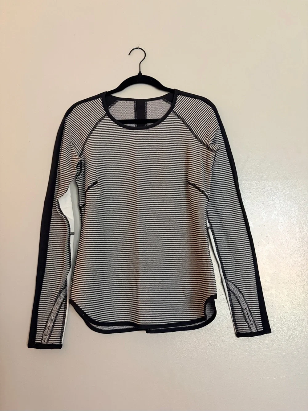 SOLD Lululemon Runder Under Long Sleeve Reversible Tee